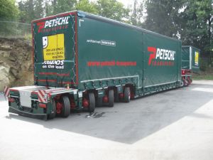/assets/images/8/2%2B4%20Planentiefbett%20meusburger%20Tiefbett%20unter%20Plane%20Schwertransport%20%287%29-9636a9bf.jpg