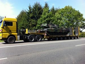 /assets/images/c/panzertranport%20vatertag%20055-0c2f29eb.jpg